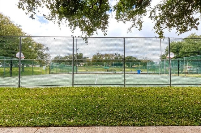 Building Photo - 14202 Sussman Ct