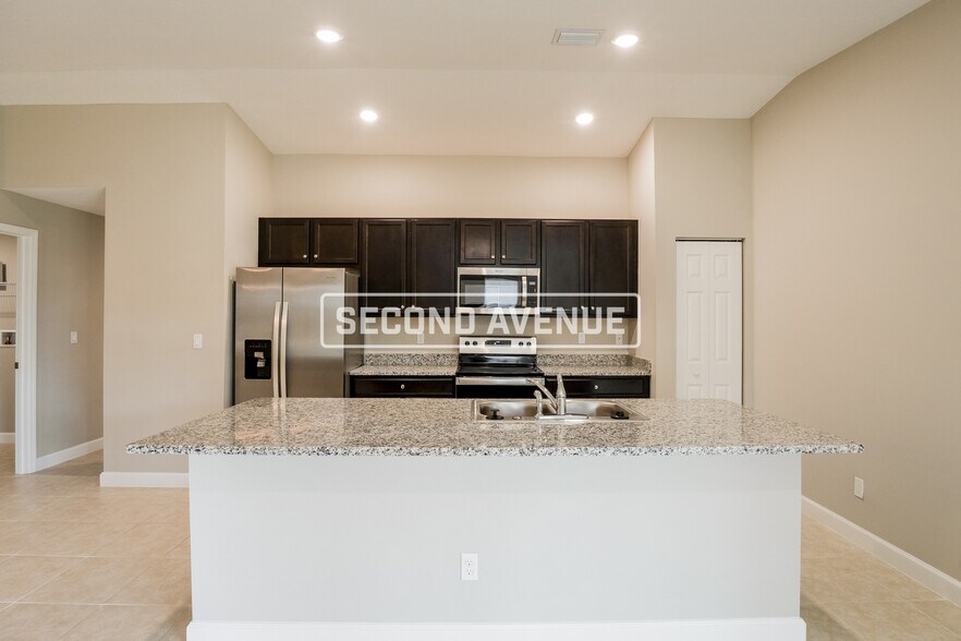 Building Photo - 3090 Tinley Rd SE