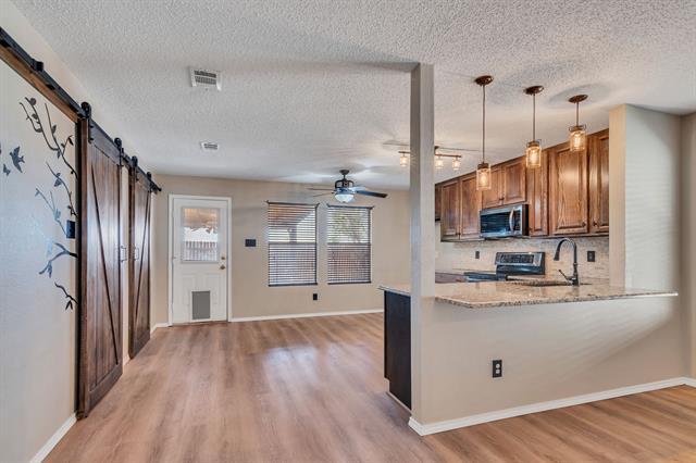 Building Photo - 2124 Blanco Ln