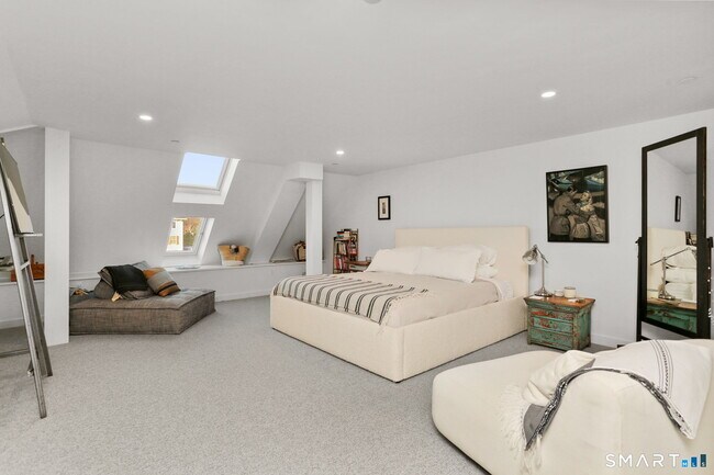 Building Photo - 140 Rowayton Ave