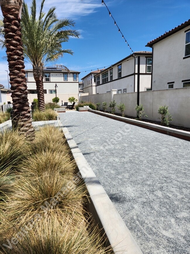 Building Photo - 3020 Harrison Ln