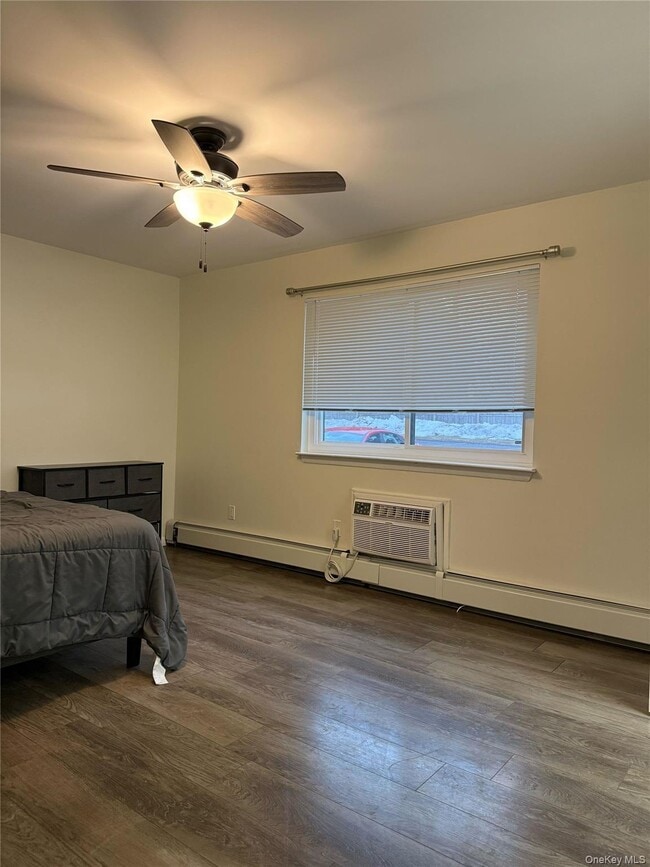 Building Photo - 1701 Cherry Hill Dr