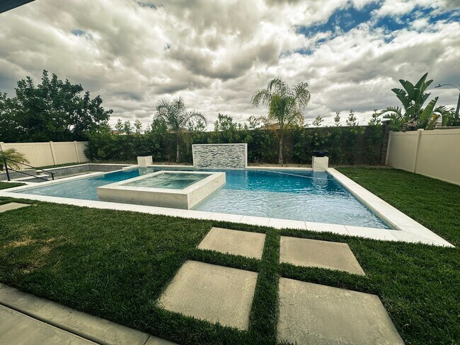 Building Photo - Spencer Crossing 5 Bedroom Modern Pool Home