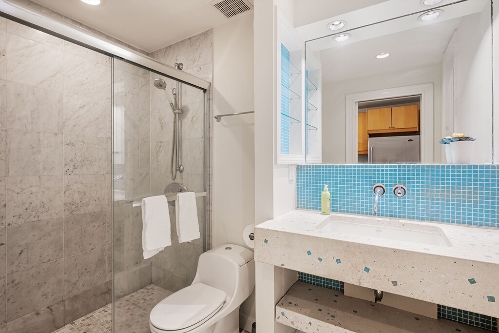 Building Photo - 15 Concord Sq