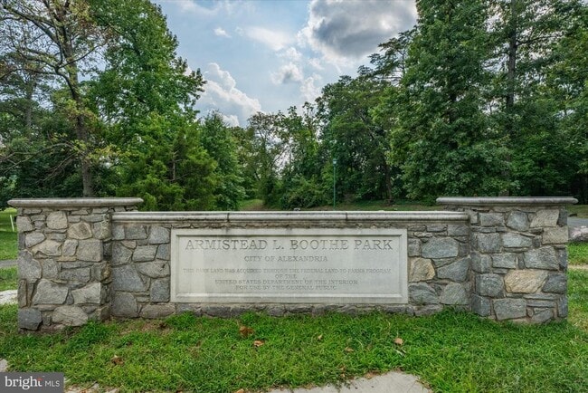 Building Photo - 5015 Waple Ln