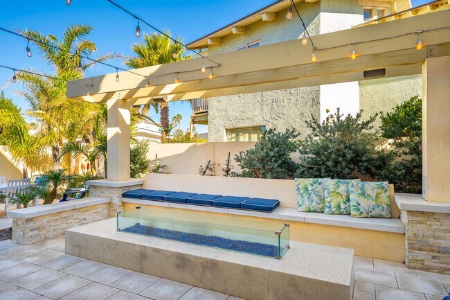 Building Photo - Mandalay Shores Beach| Home on Mandalay Be...