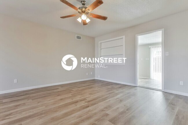 Building Photo - 4 Bedroom Pet-Friendly Home in Mesa, AZ wi...