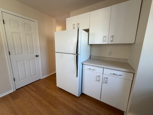 Building Photo - 411 Richards St