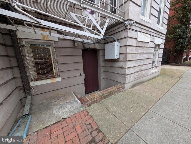 Building Photo - 1332 15th St NW