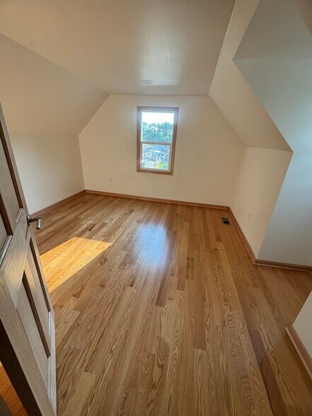 Building Photo - 420 Ridgeland Ave