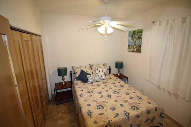 Building Photo - 9420 Seawall Blvd