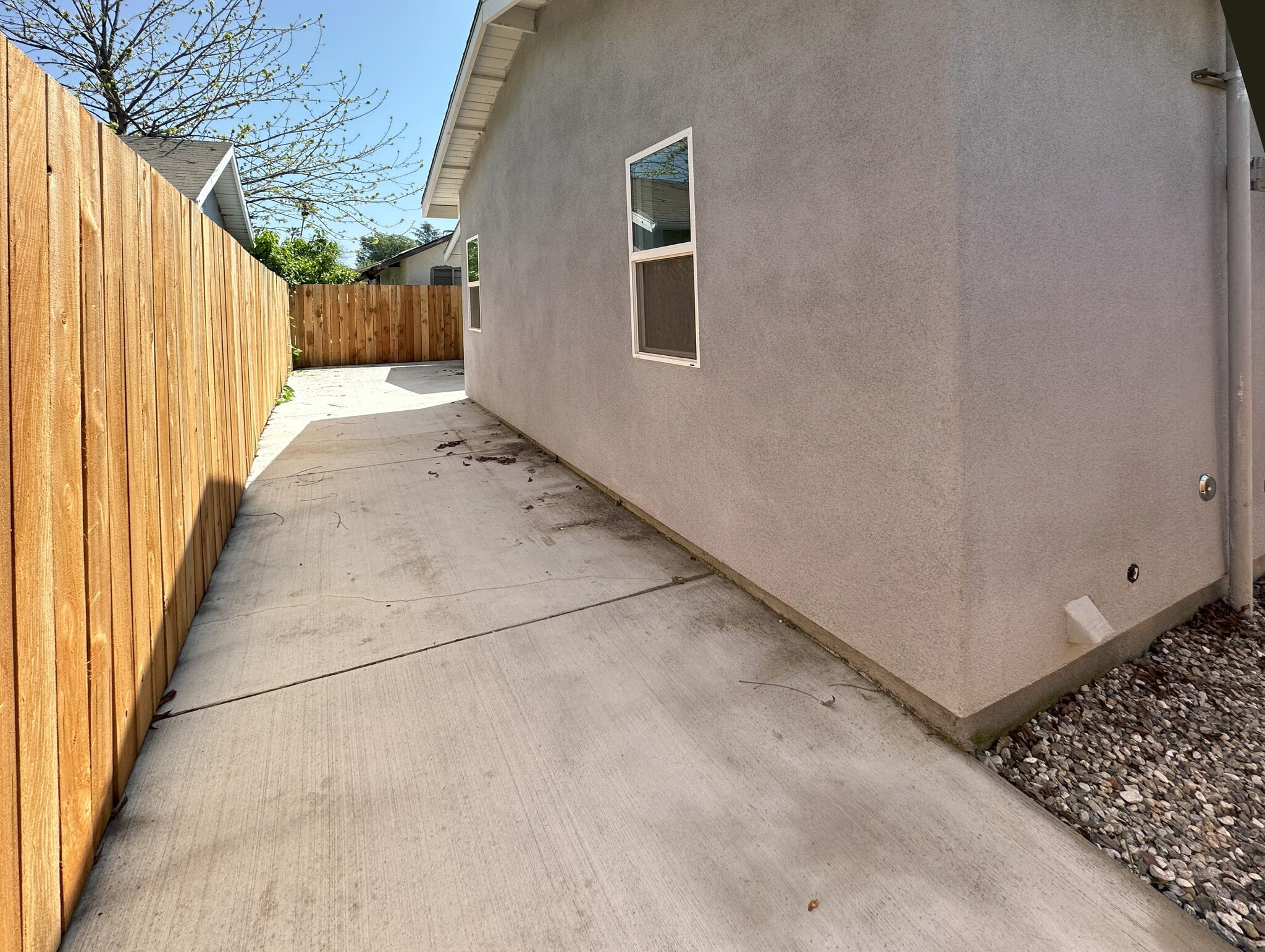 Building Photo - 515 Archwood Pl