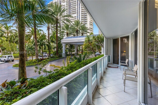 Building Photo - 21055 Yacht Club Dr