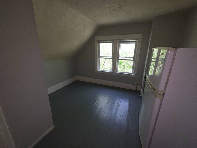 Building Photo - 3658 E 54th St