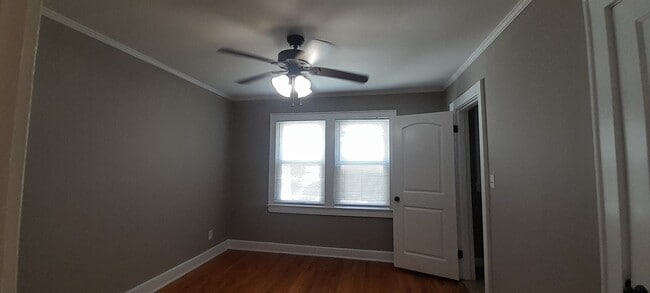 Building Photo - 202 N Howell Ave