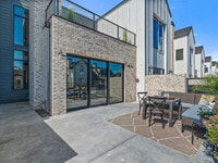 Building Photo - 2510 W Iron Coop St