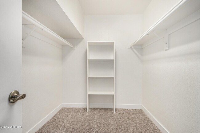 Building Photo - 7139 W McRae Way
