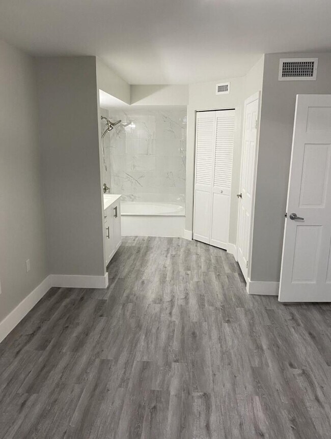 Building Photo - 1280 S Alhambra Cir