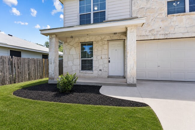 Building Photo - 3 Bedroom/2 1/2 Bath Wildhorse Subdivision