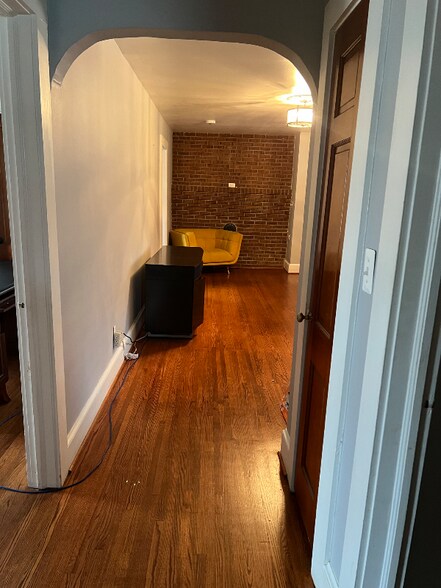 Building Photo - 454 Hanson Ave