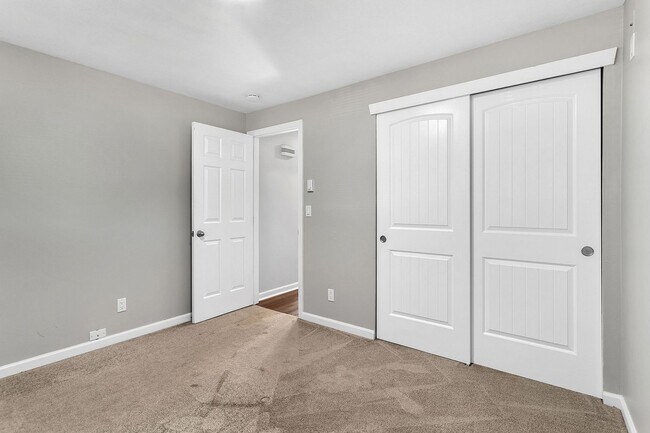 Building Photo - 1365CEDA