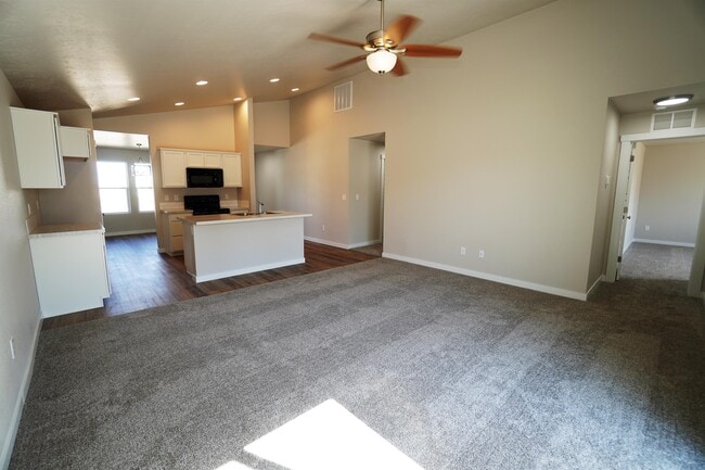 Building Photo - 3047 W Dark Sky St