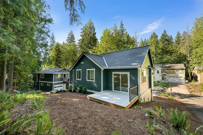 Building Photo - Modern 3BD/2.5BA Home in Sudden Valley – B...