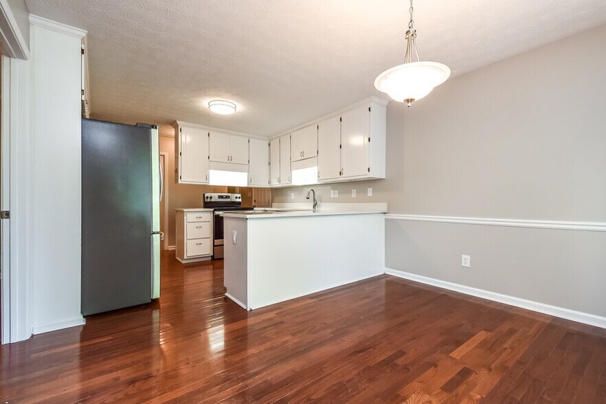 Building Photo - 120 Brookhaven Ln