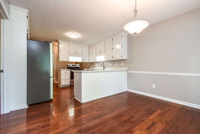Building Photo - 120 Brookhaven Ln
