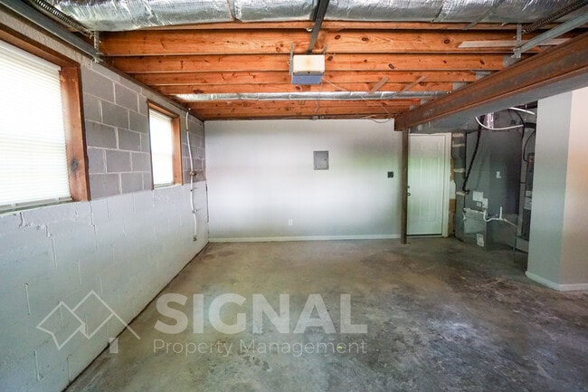Building Photo - 105 Silverleaf Dr