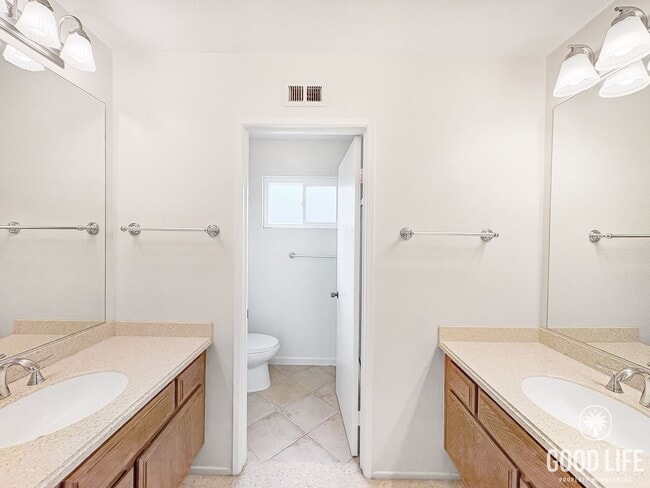 Building Photo - Beautiful 3B/2.5BA House in Rancho Bernard...