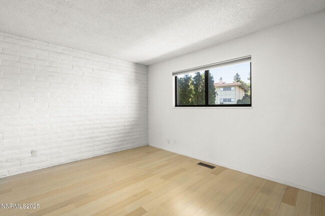 Building Photo - 3447 Skyline Blvd