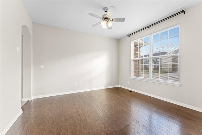 Building Photo - 928 Leafdale Dr