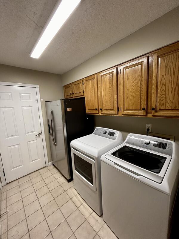 Building Photo - 218 Yellow Pine Ct