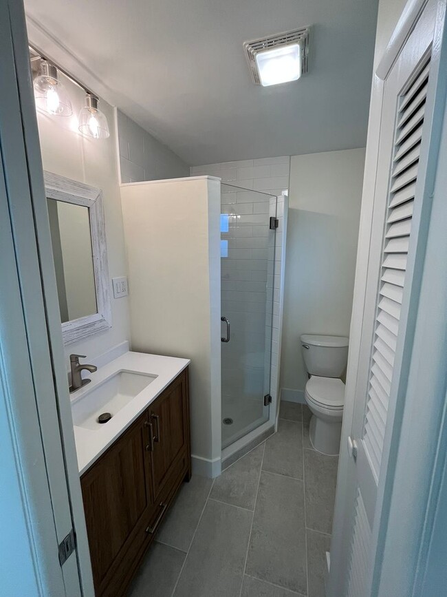 Building Photo - Updated 3 bedroom 2 Bathroom home in Beau ...