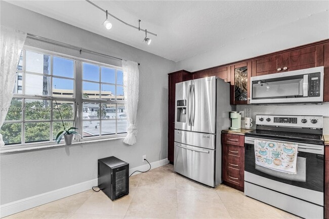 Building Photo - 349 Virginia St