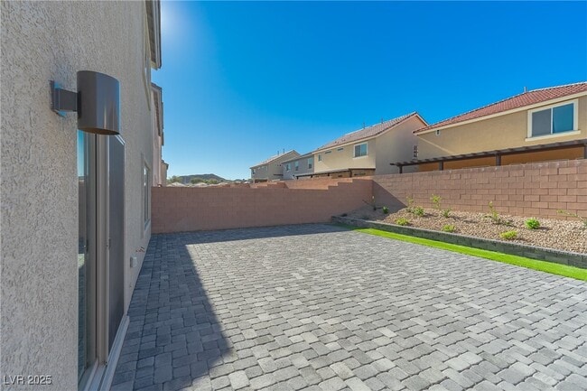 Building Photo - 10325 S Bronco St