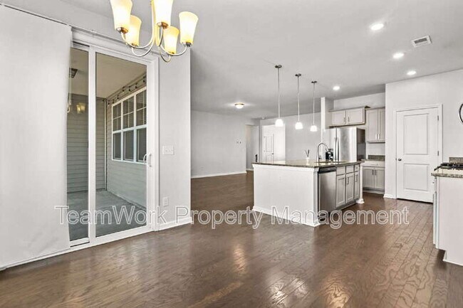 Building Photo - 214 Mercator Dr