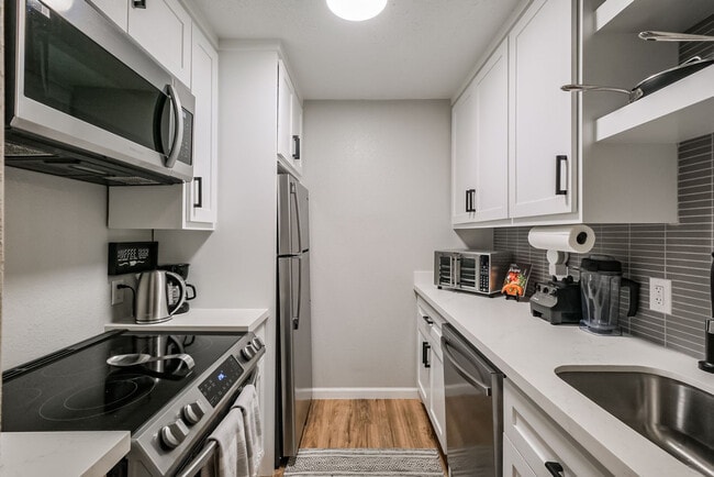 Building Photo - 2507 Montrose Blvd