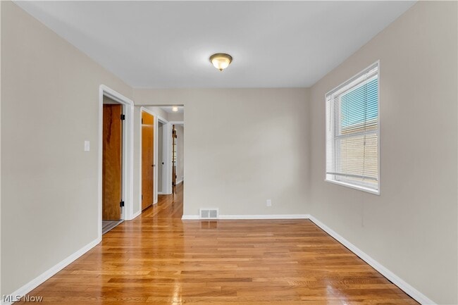 Building Photo - 20571 S Lake Shore