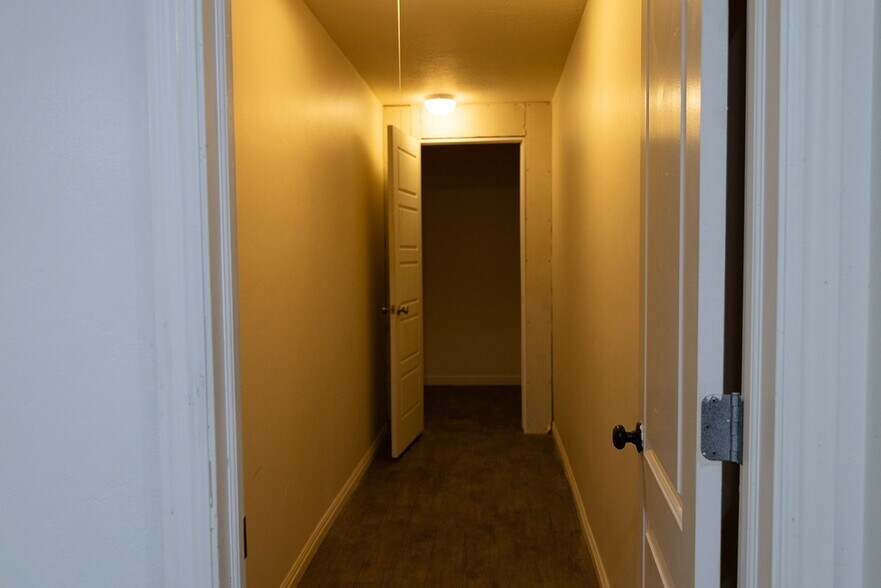Building Photo - 1066 Searle Ln
