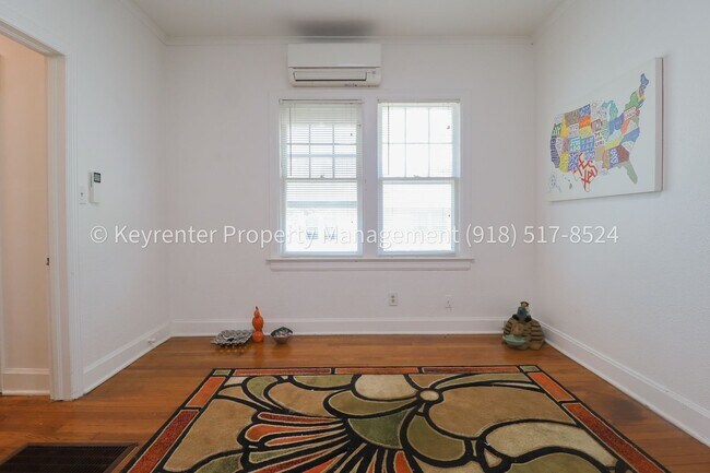 Building Photo - 1622 S Indianapolis Ave