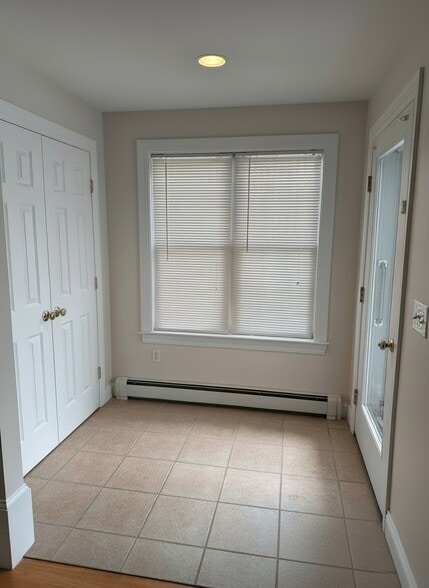 Building Photo - 1 Horseshoe Dr