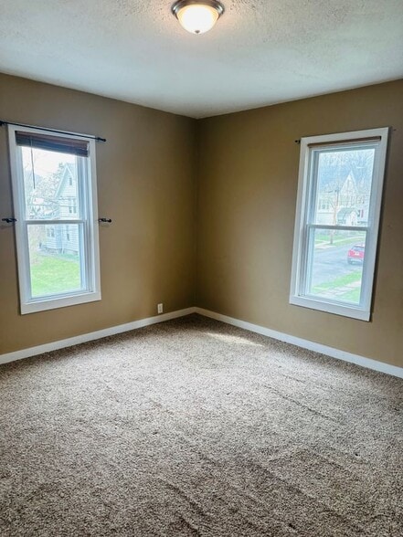 Building Photo - 15 Van Patten St