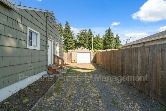 Building Photo - 2311 Neals Ln