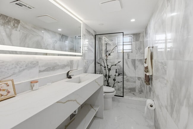 Building Photo - 2101 S Ocean Dr