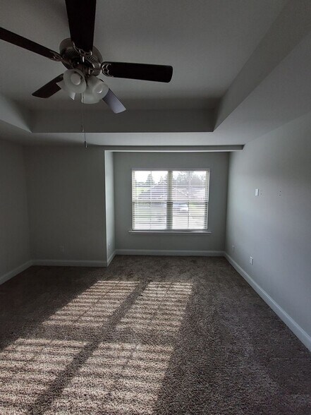 Building Photo - 8799 Arendale Dr