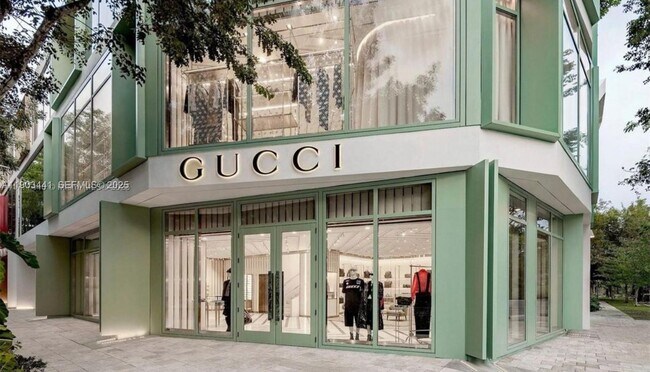 Building Photo - 524 NE 65th St