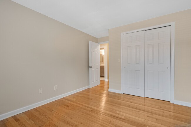 Building Photo - 115 S Main St