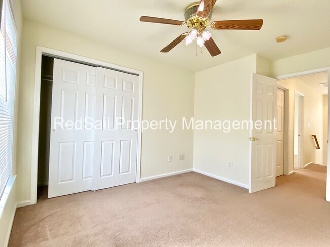 Building Photo - Crowne Pointe home available!
